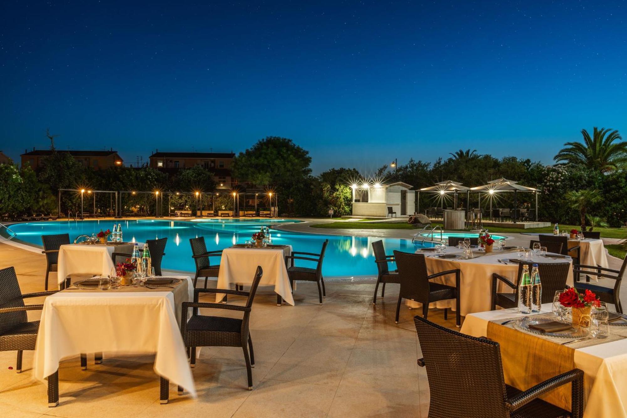 Delta Hotels By Marriott Olbia Sardinia Exterior foto