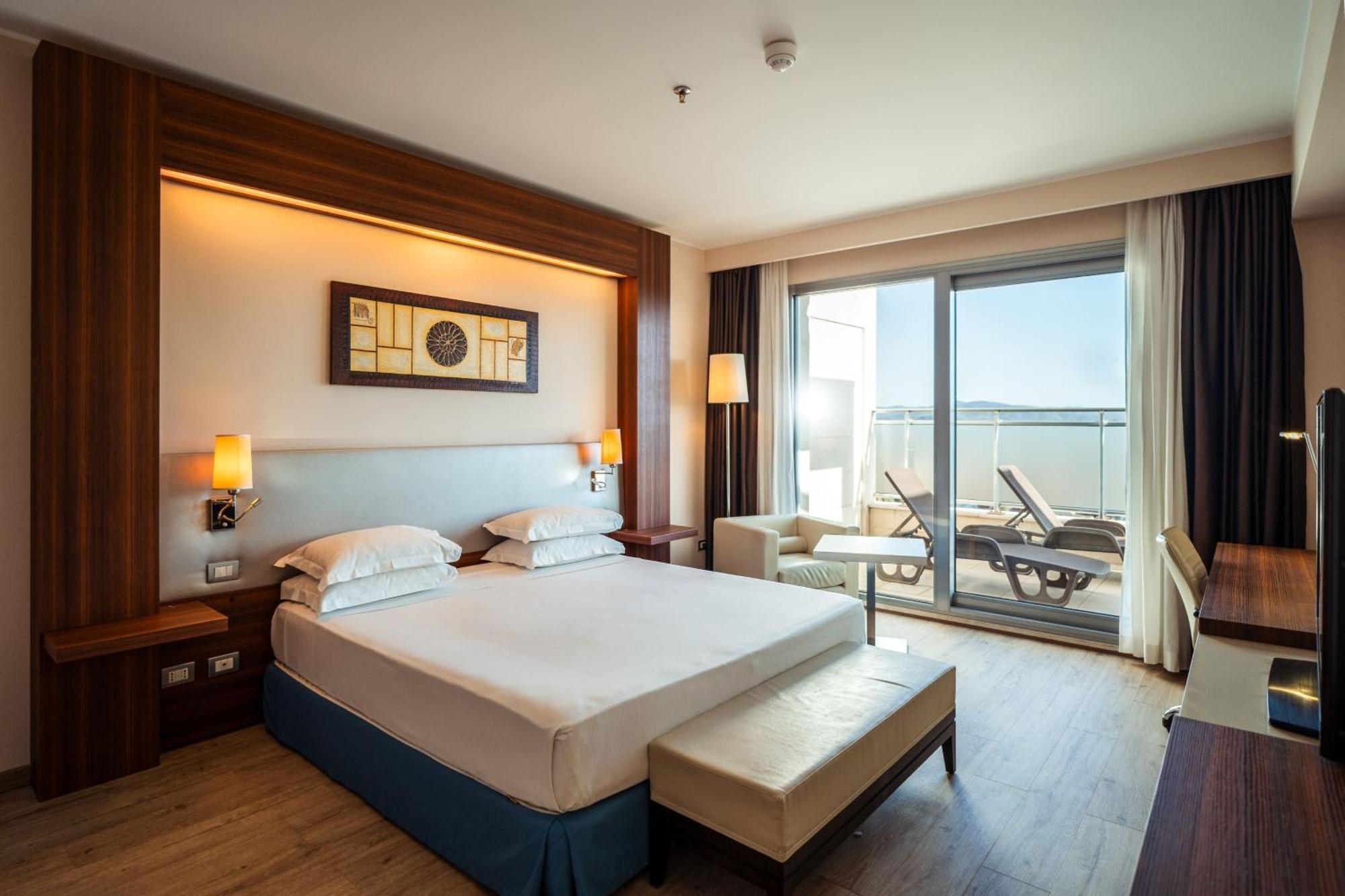 Delta Hotels By Marriott Olbia Sardinia Exterior foto