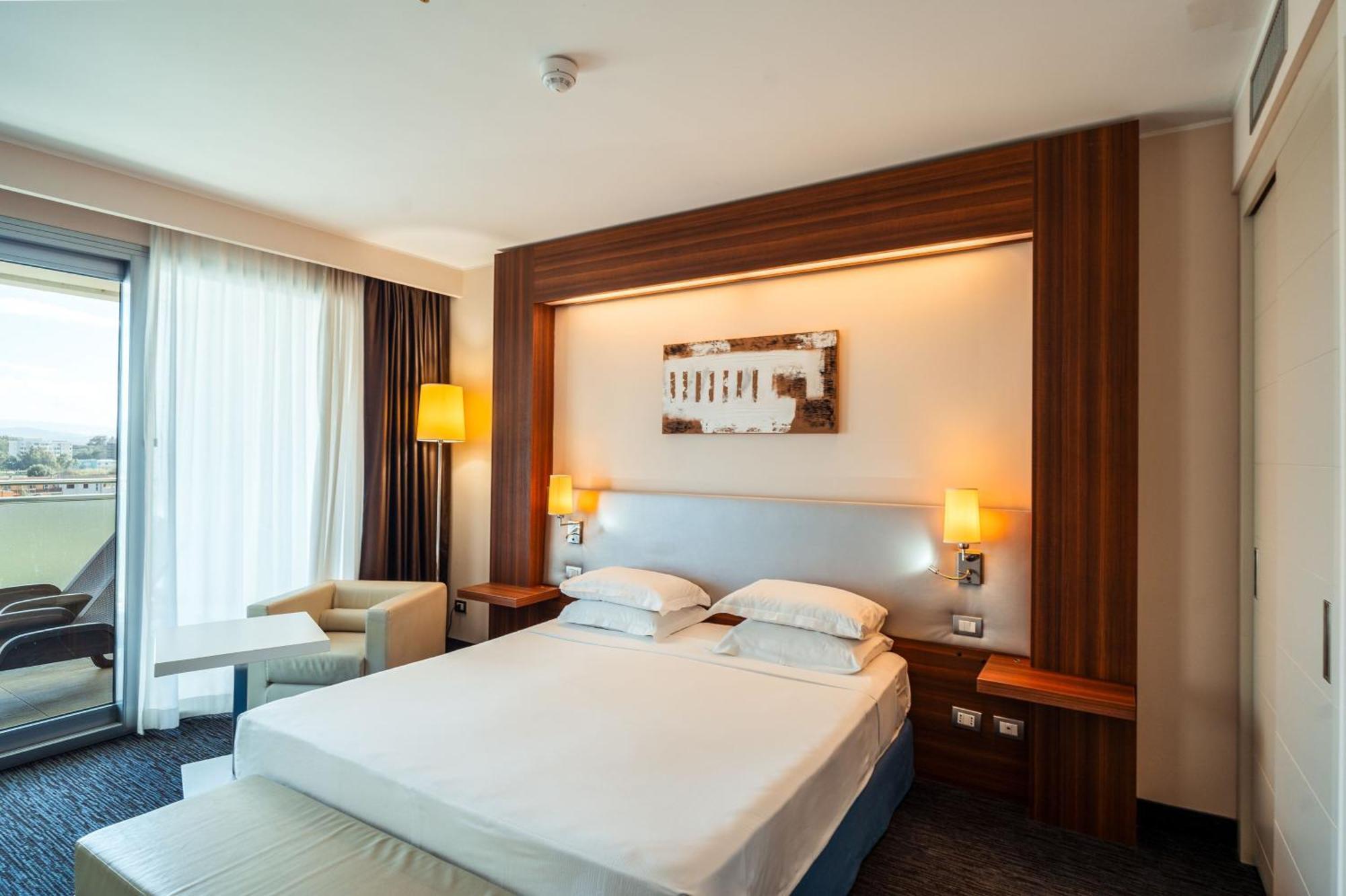 Delta Hotels By Marriott Olbia Sardinia Exterior foto