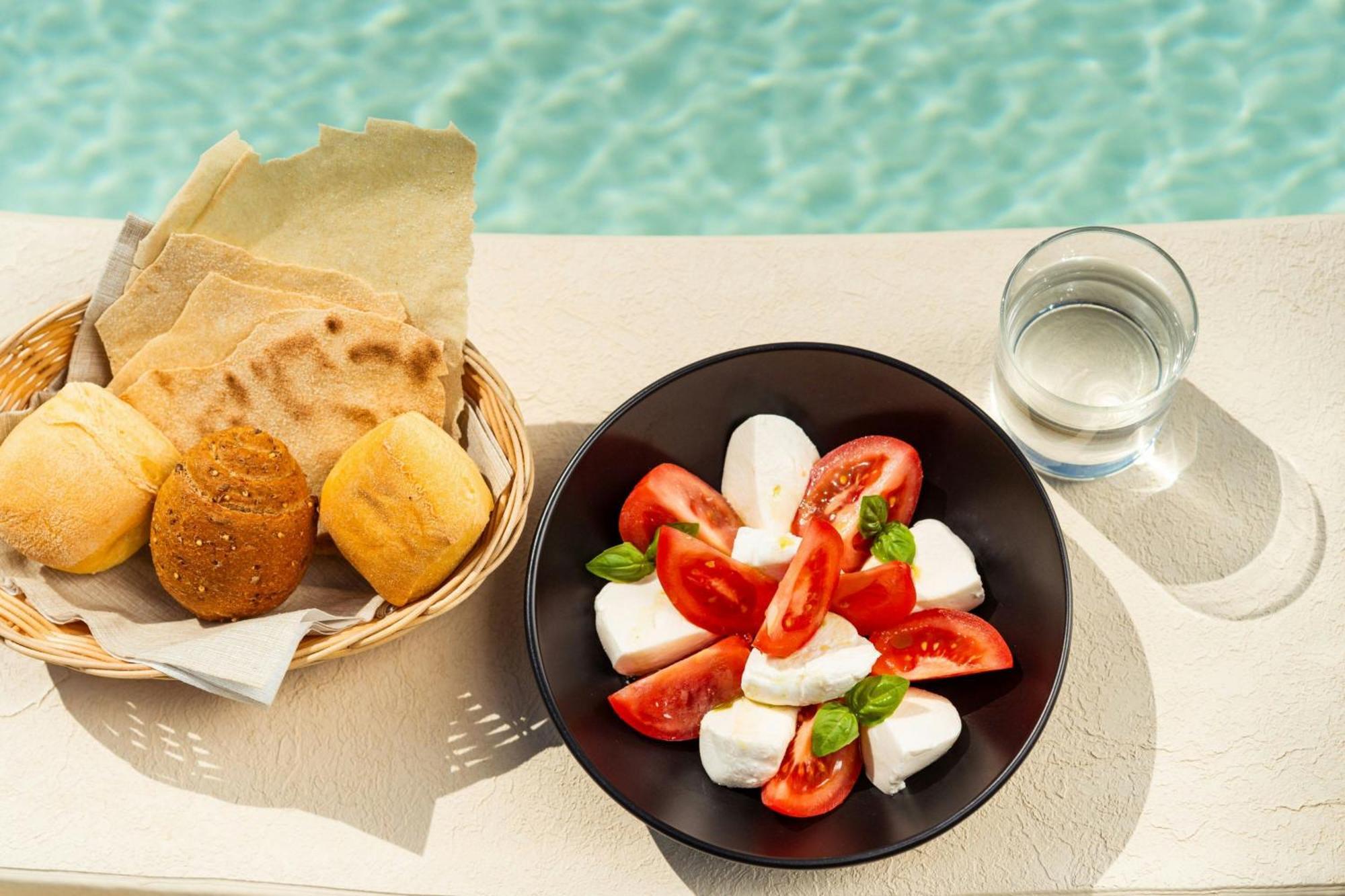 Delta Hotels By Marriott Olbia Sardinia Exterior foto